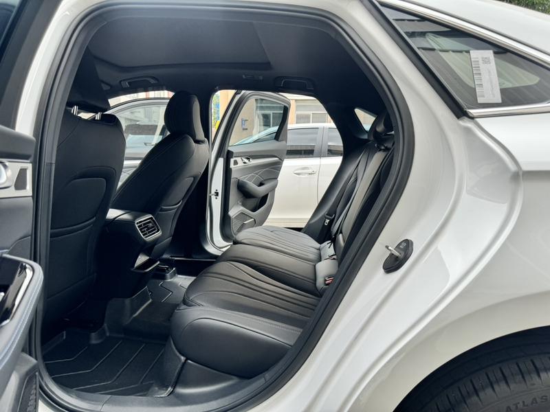 Geely Preface, 2025 — фото 9 из 11