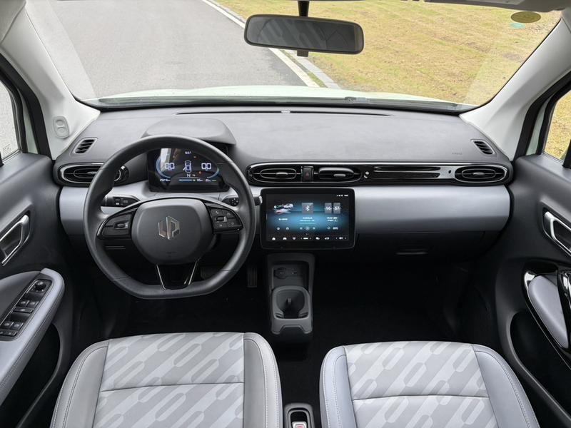 Leapmotor T03, 2023 — фото 6 из 12