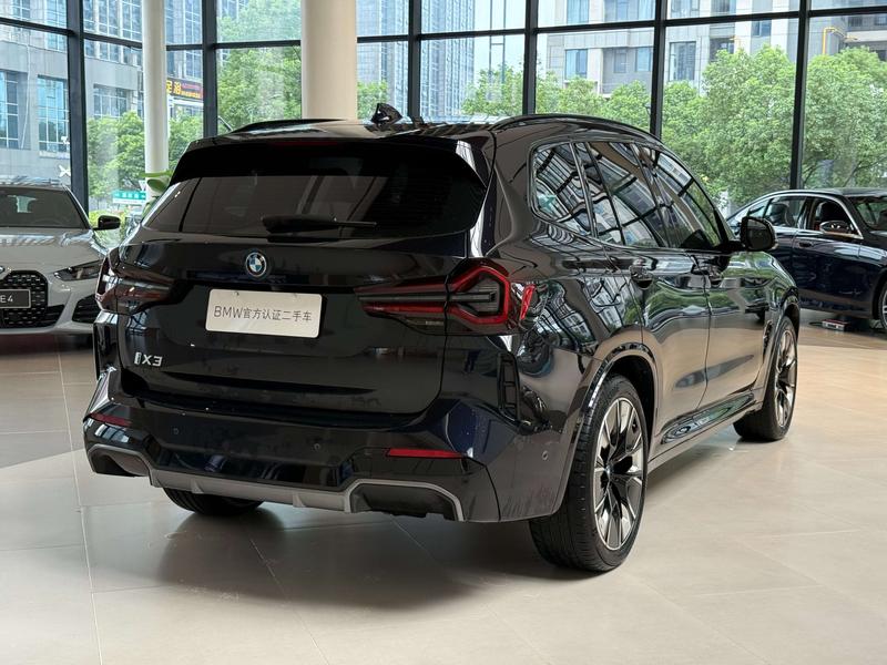 BMW iX3, 2023 — фото 6 из 12