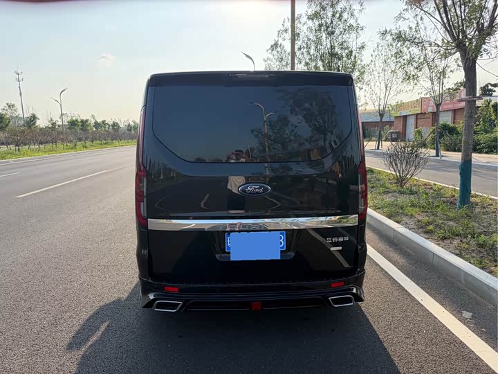 Ford Tourneo, 2023 — фото 9 из 9