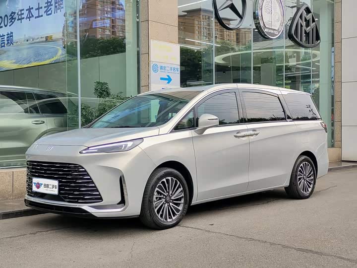 Buick GL8 Hybrid, 2025 — купить в Смоленске под ключ