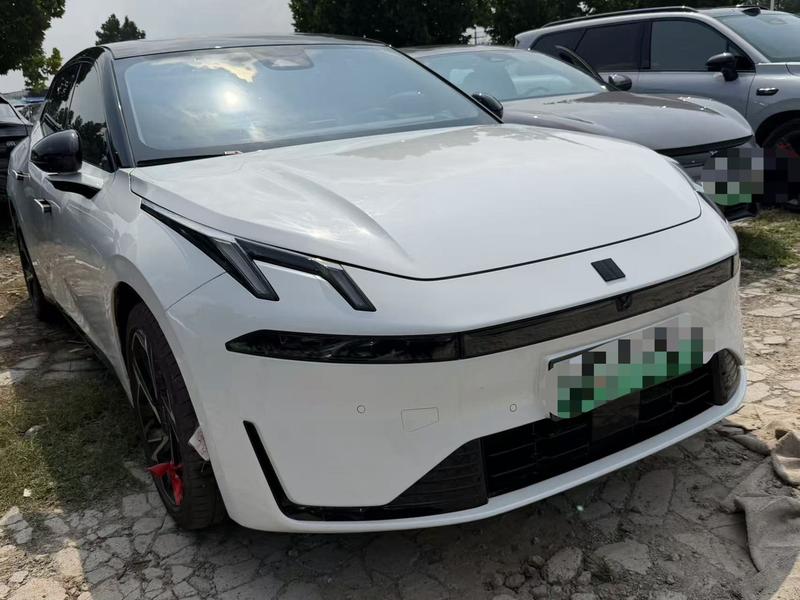 Lynk & Co 07 EM-P Hybrid, 2024 — фото 3 из 10