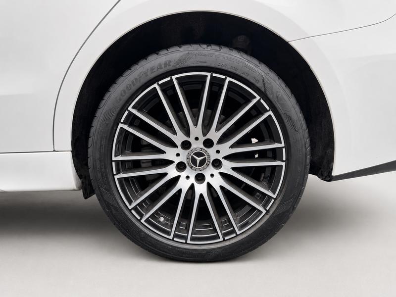 Mercedes-Benz C-Class, 2023 — фото 7 из 11