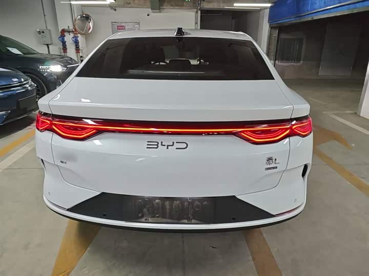 BYD Qin L, 2025 — фото 6 из 9