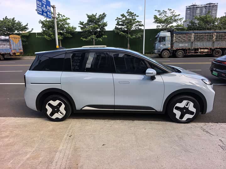 BAIC Arcfox Kaola, 2024 — фото 4 из 9