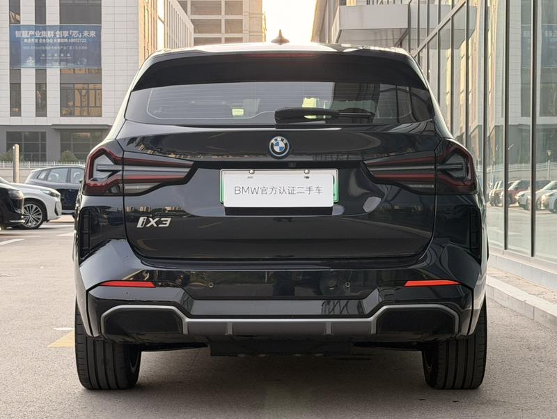 BMW iX3, 2025 — фото 4 из 12