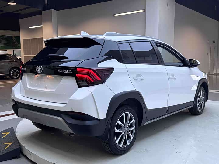 Toyota Yaris L Hatchback, 2022 — фото 6 из 9