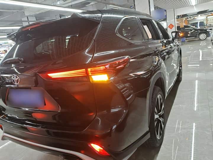 Toyota Crown Kluger, 2021 — фото 7 из 9