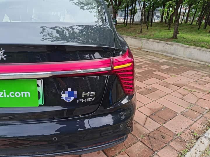 Hongqi H5 Hybrid, 2026 — фото 8 из 9