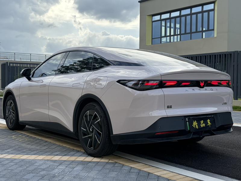 BAIC Arcfox Alpha S5, 2025 — фото 4 из 10