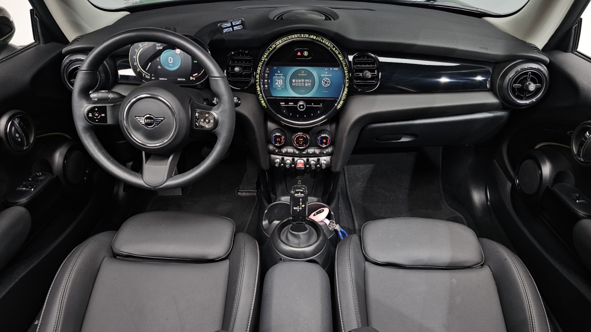 Mini Cooper, 2023 — фото 7 из 12