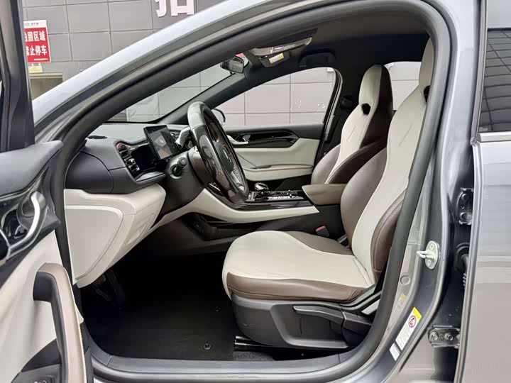 BYD Qin Plus, 2023 — фото 5 из 9