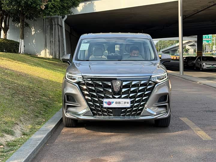 Roewe iMax 8 EV, 2025 — фото 2 из 9