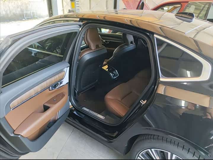 Volvo S90, 2024 — фото 3 из 5
