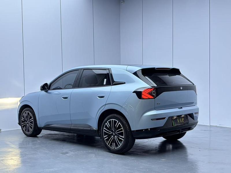 BAIC Arcfox T1, 2025 — фото 4 из 10