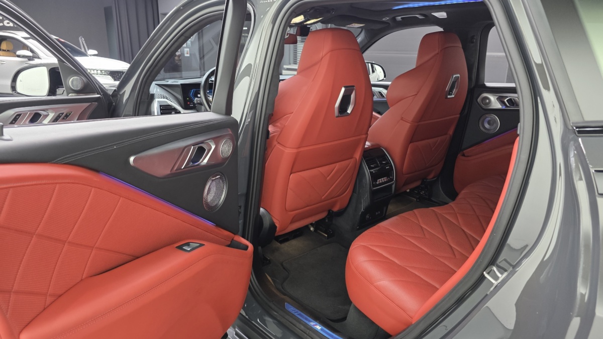 BMW XM, 2023 — фото 11 из 12