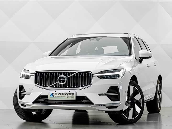Volvo XC60 Hybrid, 2024 — фото 2 из 9