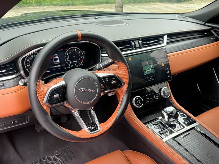 Jaguar XF L, 2023 — фото 5 из 9