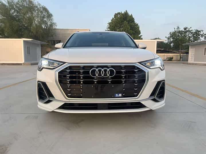 Audi Q3, 2022 — фото 2 из 9