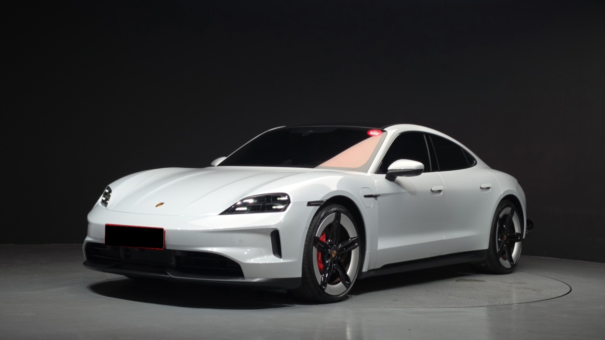 Porsche Taycan, 2025 — купить в Смоленске под ключ