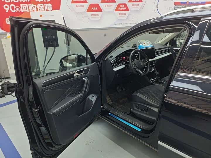 Volkswagen Tiguan L Pro, 2023 — фото 5 из 7