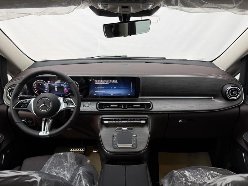 Mercedes-Benz V-Class, 2026 — фото 8 из 12