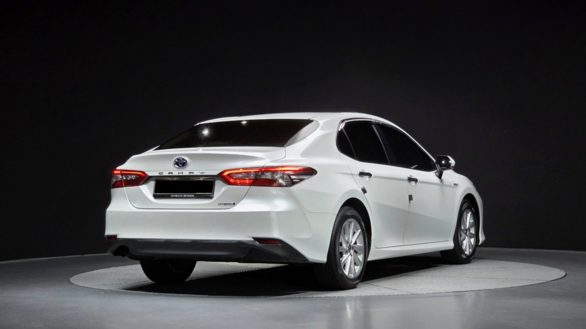 Toyota Camry, 2024 — фото 2 из 12