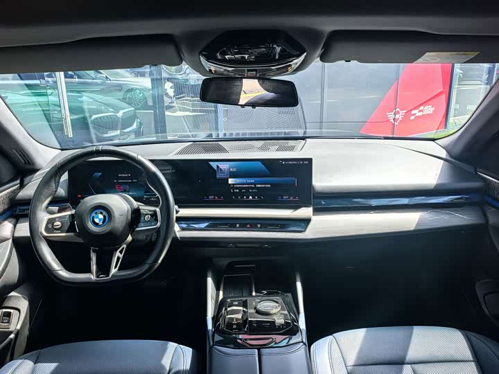 BMW i5, 2024 — фото 4 из 9