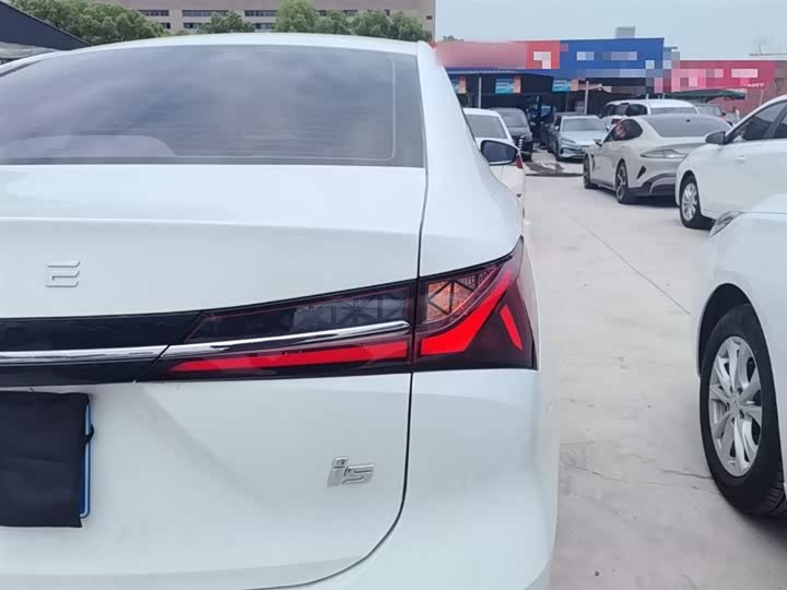 Roewe i5, 2025 — фото 8 из 9