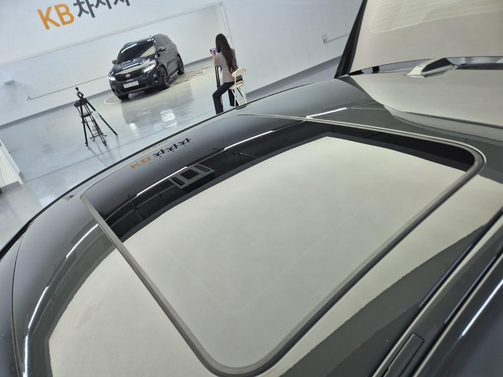 BMW i4, 2023 — фото 12 из 12