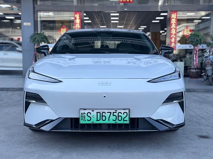Geely Galaxy E8, 2023 — фото 2 из 9