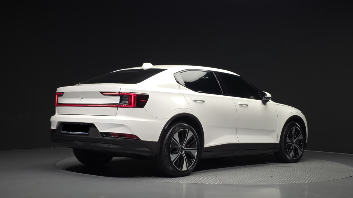 Polestar 2, 2022 — фото 2 из 12