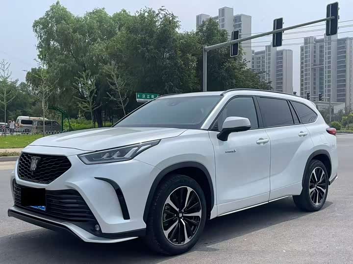 Toyota Crown Kluger, 2023 — купить в Калуге под ключ