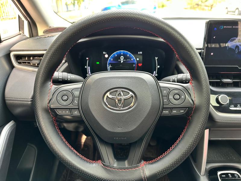 Toyota Corolla Cross, 2024 — фото 9 из 12