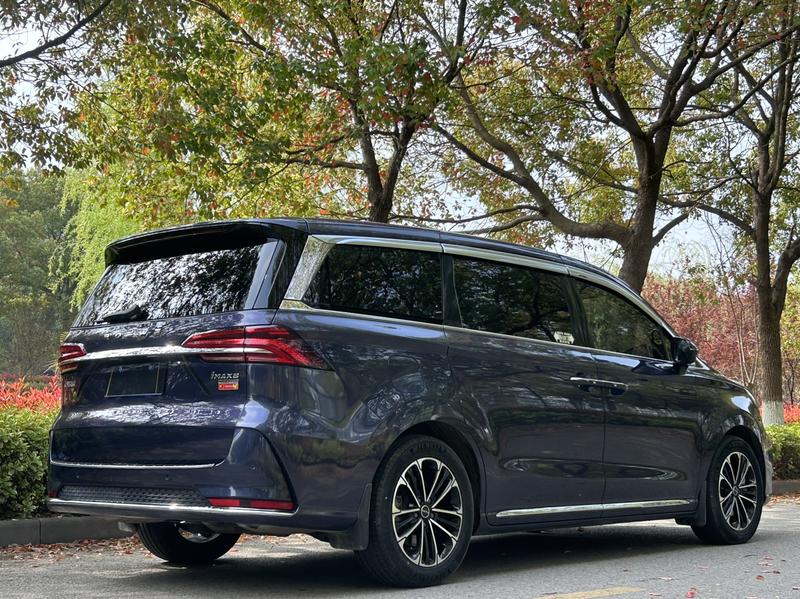 Roewe iMax 8, 2022 — фото 6 из 12