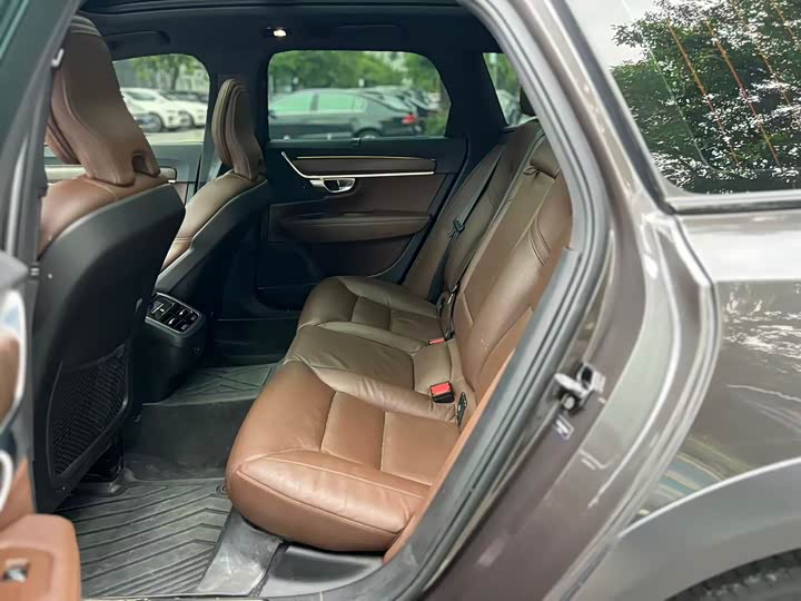 Volvo V90, 2022 — фото 8 из 9