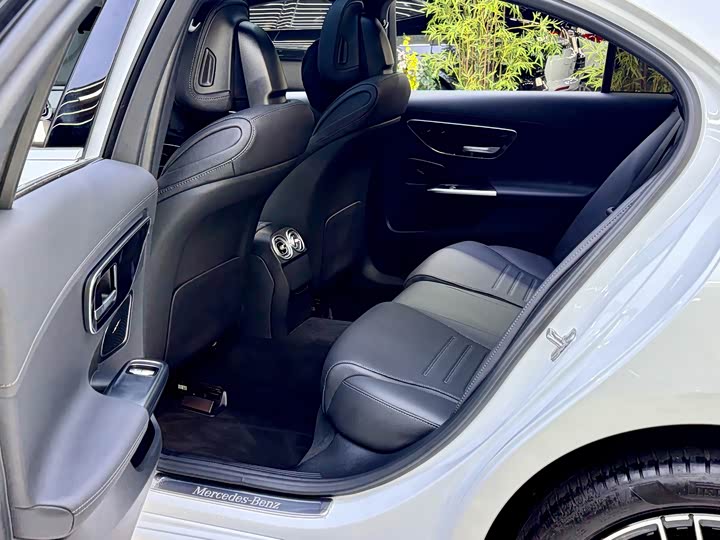 Mercedes-Benz C-Class, 2023 — фото 5 из 9