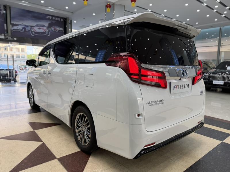 Toyota Alphard, 2022 — фото 5 из 12