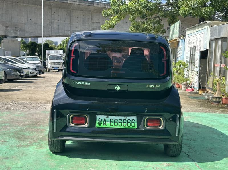 Baojun KiWi EV, 2021 — фото 5 из 12