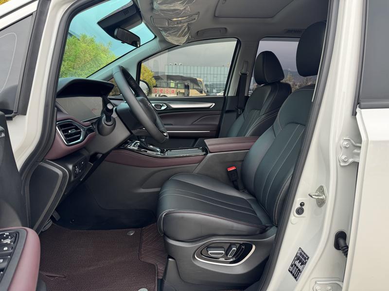 GAC Trumpchi M6, 2025 — фото 7 из 12