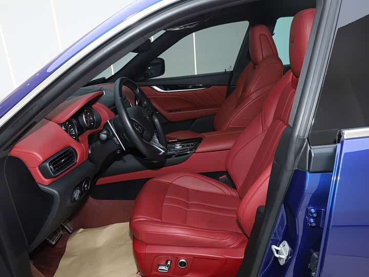 Maserati Levante, 2023 — фото 9 из 9