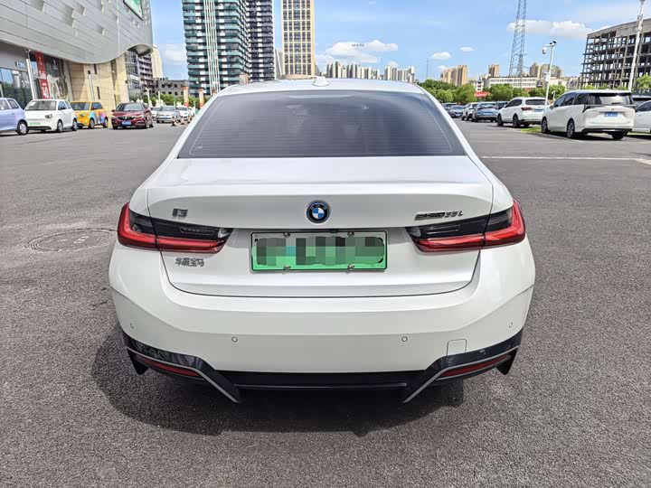 BMW i3, 2025 — фото 8 из 9