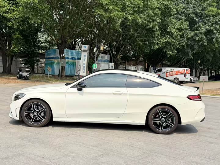 Mercedes-Benz C-Class, 2023 — фото 4 из 9