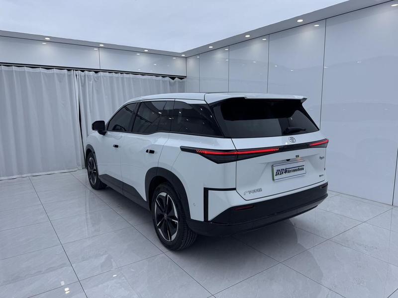 Toyota bZ3X, 2025 — фото 4 из 12