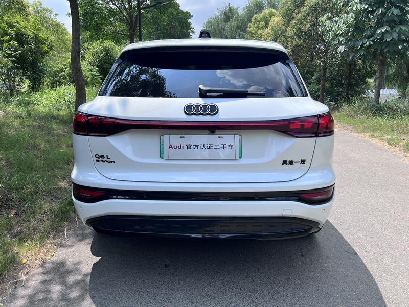 Audi Q6L e-tron, 2025 — фото 3 из 10