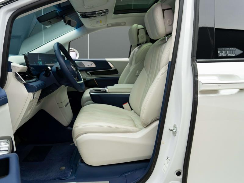 Buick GL8 Century, 2022 — фото 8 из 10