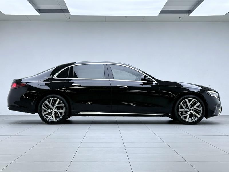 Mercedes-Benz E-Class, 2024 — фото 8 из 12