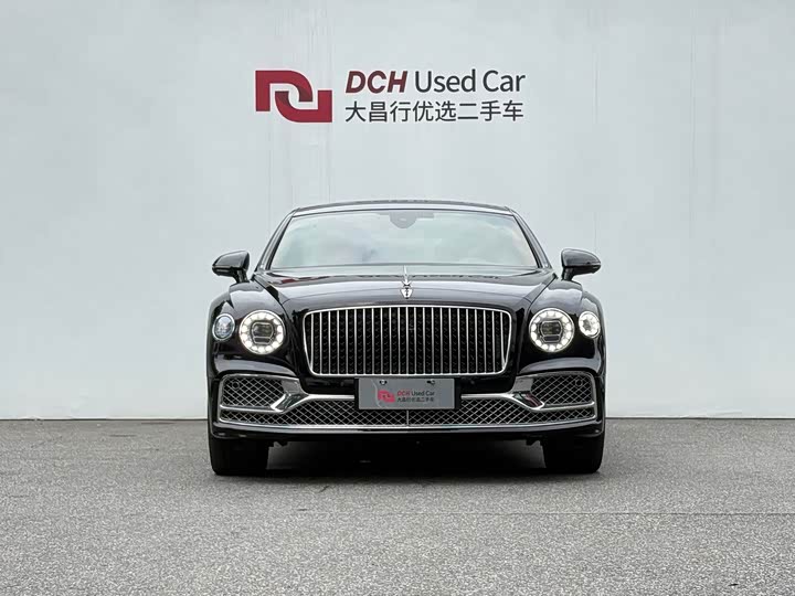 Bentley Flying Spur Hybrid, 2023 — фото 2 из 9