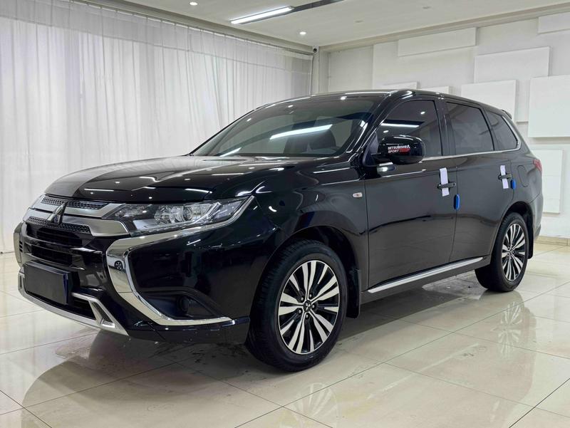 Mitsubishi Outlander, 2021 — купить в Кирове под ключ