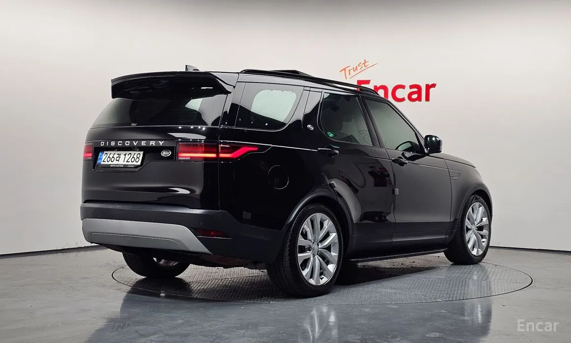 Land Rover Discovery, 2022 — фото 2 из 12